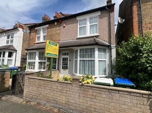 Terraced house to rent in Cambridge Road, Sidcup DA14