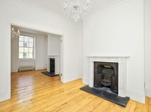 Terraced house to rent in Charlton Place, London N1