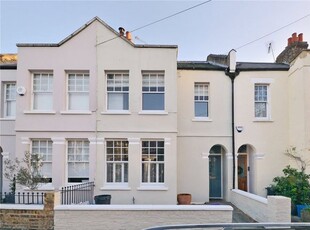 Terraced house to rent in First Avenue, London SW14