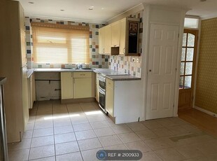 Terraced house to rent in Gideons Way, Stanford-Le-Hope SS17