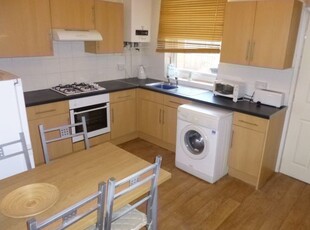 Terraced house to rent in Hawthorne Grove, Beeston NG9