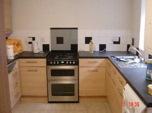 Terraced house to rent in Stanley Place, Preston, Lancashire PR1