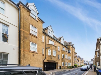 2 bedroom apartment for sale in West Street, Worthing, BN11 3HD, BN11