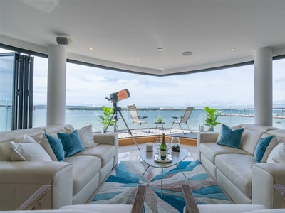 4 bedroom penthouse for sale in Sandbanks Road, Evening Hill, BH14