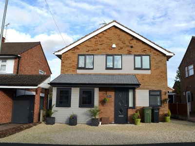 3 bedroom detached house for sale in St. Ives Road, Wigston, Leicestershire., LE18