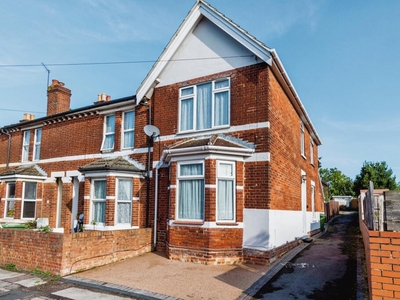 3 bedroom semi-detached house for sale in Testwood Road, Southampton, SO15