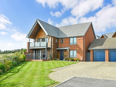 4 bedroom detached house for sale in Portsea View, Bedhampton, PO9