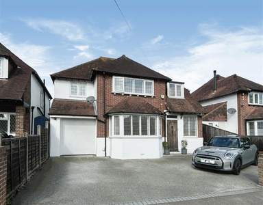 5 bedroom detached house for sale in Goodwood Road, Worthing, West Sussex BN13 2RU, BN13