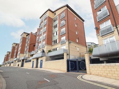 3 bedroom flat for sale in City Road, Newcastle Upon Tyne, NE1