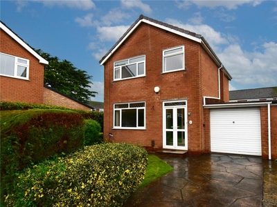 3 bedroom link detached house for sale in Chinley Close, Heaton Moor, Stockport, SK4