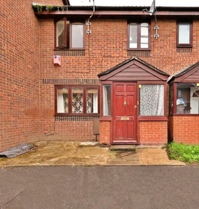 3 bedroom terraced house for sale Ilford, IG1 2QB