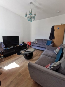 4 bedroom house for rent in Western Street, Sandfields, Swansea, SA1