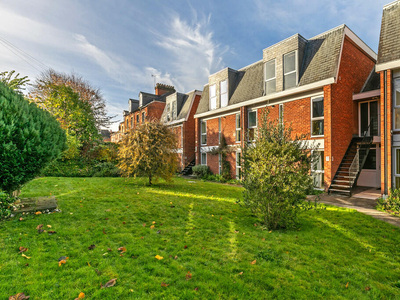 2 bedroom apartment for sale in Elm Road, Winchester, SO22