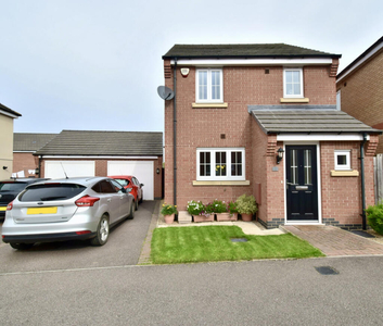 3 bedroom detached house for sale in Foxglove Avenue, Thurnby, Leicester, LE7