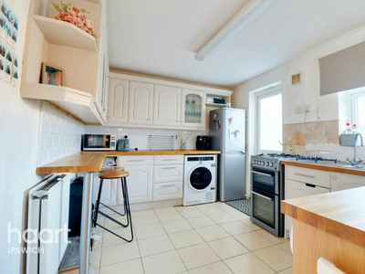 3 bedroom end of terrace house for sale in Sheldrake Drive, Ipswich, IP2