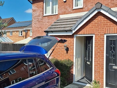 End terrace house to rent in Chatsworth Court, Bolton BL1