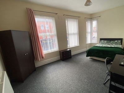 Shared accommodation to rent in 6 Bed Student Flat Share, Ferndale Road L15