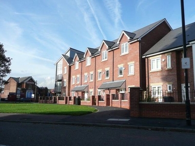 Town house to rent in Bold Street, Hulme, Manchester M15