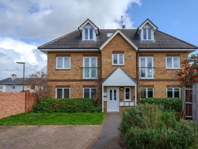 2 Bed Flat/Apartment For Sale in Sunbury-On-Thames, Surrey, TW16 - 4926199