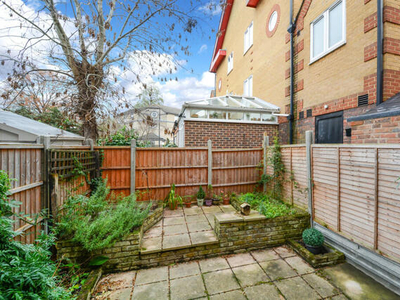 2 Bedroom Semi-detached House For Sale In London