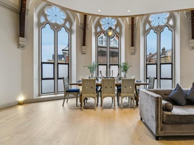 3 Bedroom Apartment For Sale In Battersea, London
