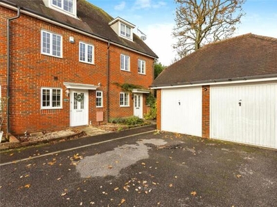 3 Bedroom Town House For Sale In Crawley, West Sussex