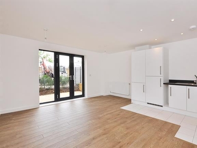 1 bedroom property to let in Broadwater Road Tooting SW17