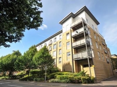 1 bedroom property to let in Metropolitan Station Approach, Watford