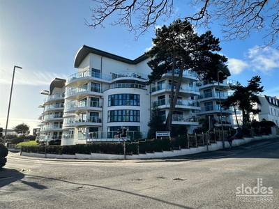 2 bedroom apartment for sale in Boscombe Spa Road, Boscombe,, BH5