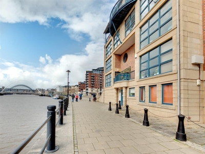 2 bedroom apartment for sale in Mariners Wharf, City Centre, Newcastle Upon Tyne, NE1