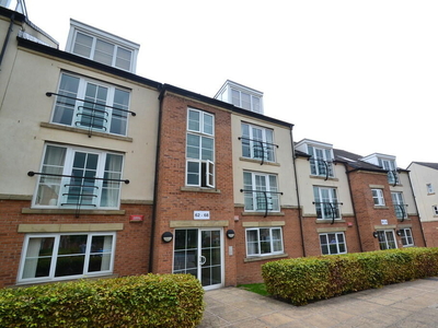 2 bedroom flat for rent in Henconner Lane, Bramley, Leeds, LS13