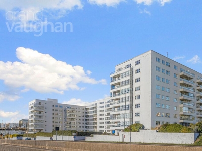 2 bedroom flat for sale in Marine Gate, Marine Drive, Brighton, East Sussex, BN2