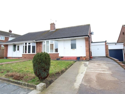 2 bedroom semi-detached bungalow for rent in Ainsdale Gardens, Chapel House, Newcastle Upon Tyne, NE5