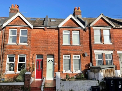 2 bedroom terraced house for sale in Ashford Road - BN1