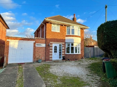 3 bedroom detached house for sale in Brabazon Road, OADBY, Leicester, Leicestershire, LE2