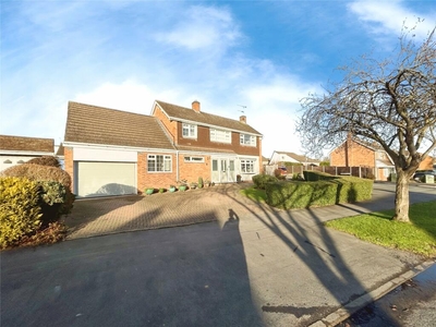 3 bedroom detached house for sale in Kelmarsh Avenue, Wigston, Leicestershire, LE18