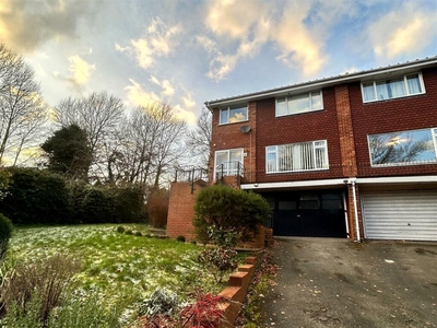 3 bedroom semi-detached house for rent in Fairlie Crescent, King's Norton, Birmingham, B38