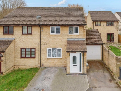 3 bedroom semi-detached house for rent in Shaw, West Swindon, SN5