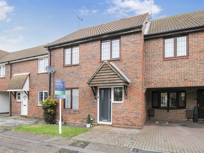 3 bedroom terraced house for sale in Roding Drive, Kelvedon Hatch, Brentwood, CM15