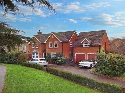 4 bedroom detached house for sale in Freshland Road, Maidstone, Kent, ME16