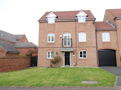 4 bedroom detached house for sale in Heathfield, West Allotment, Newcastle Upon Tyne, NE27