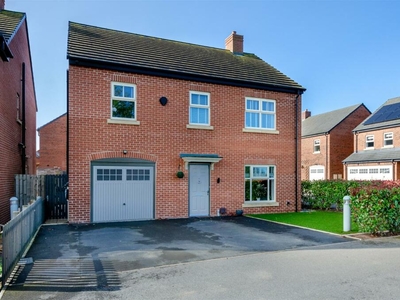 4 bedroom detached house for sale in Henson Close, Whetstone., LE8