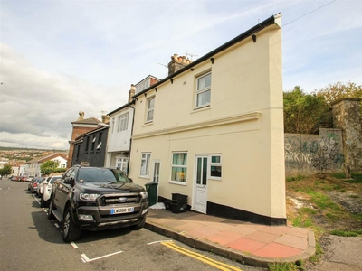 4 bedroom end of terrace house for rent in Islingword Road, Brighton, East Sussex, BN2