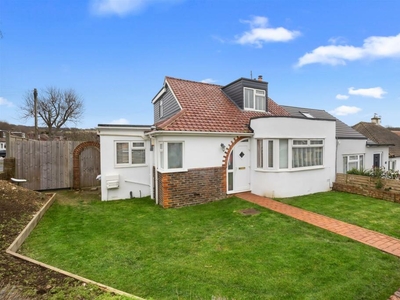 5 bedroom semi-detached bungalow for sale in Kenmure Avenue, Patcham, Brighton, BN1