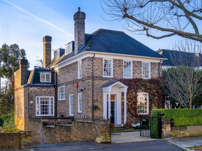 6 bedroom detached house for sale in Hamilton Terrace, London, NW8