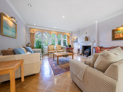6 bedroom house for sale in Vale Close, London, W9
