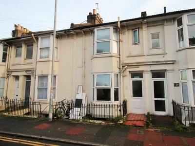 6 bedroom terraced house for sale in Upper Lewes Road, Brighton, BN2