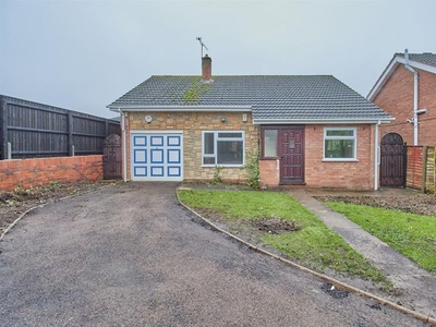 Bungalow to rent in Andrew Close, Stoke Golding, Nuneaton CV13