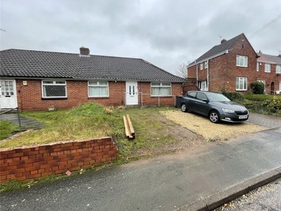 Bungalow to rent in Kinfare Drive, Wolverhampton, West Midlands WV6