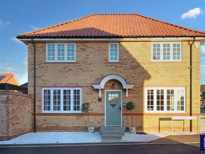 Detached house for sale in Nicholas Walk, Rayleigh SS6